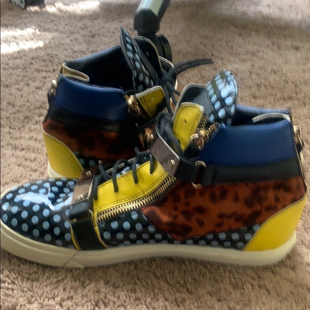 Size 10 Giuseppe sneakers